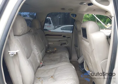 2003 Cadillac Escalade Standard z USA, uszkodzony, nr VIN 1GYEC63T83R134948